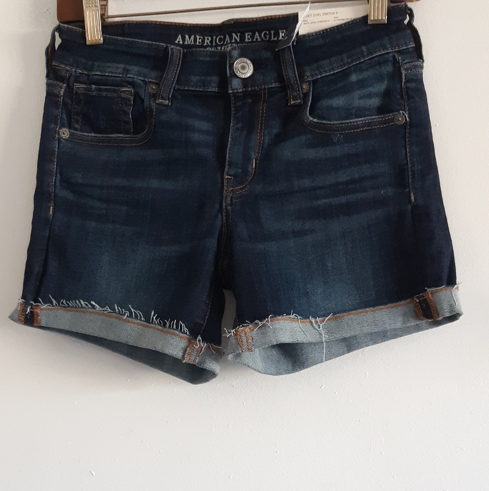 American Eagle Outfitters|| Midi Shorts